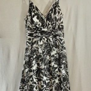 WHBM black and white floral maxi dress size 00